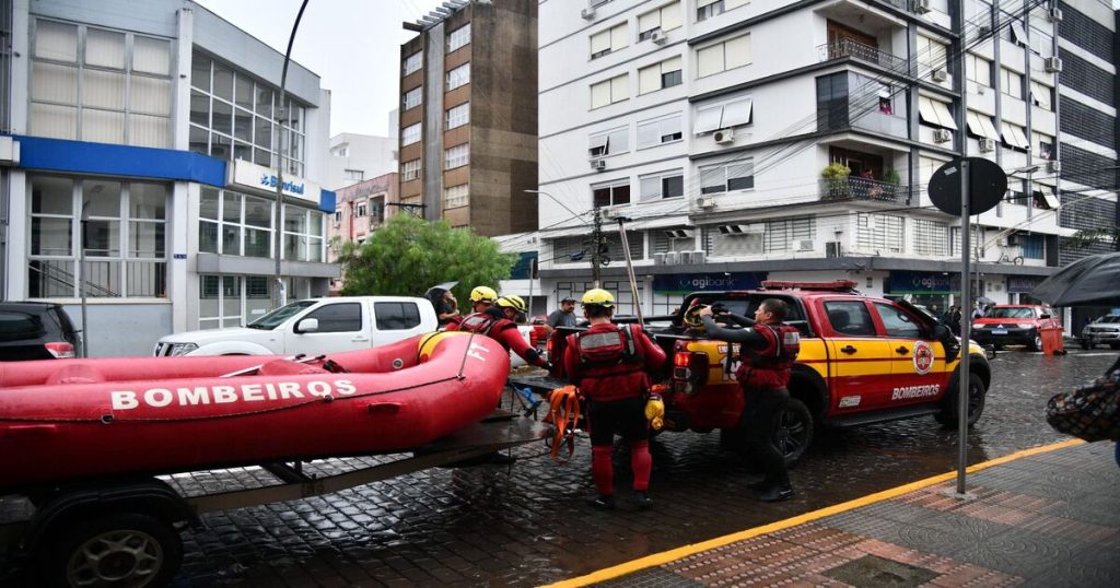 Equipes do CBMSC em Ação: mais de 300 pessoas foram resgatadas no Rio Grande do Sul