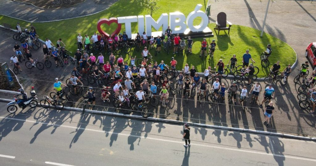 Maio amarelo: Passeio ciclístico reúne mais de 100 pessoas em Timbó