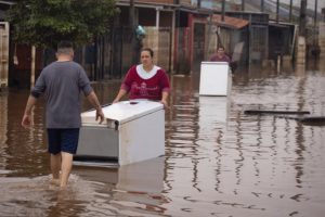 Governo Federal anuncia auxílio de R$ 5,1 mil para vítimas das Chuvas no RS