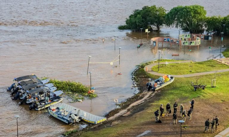 Sobe para 154 o número de pessoas mortas devido às chuvas no RS; 98 seguem desaparecidas 