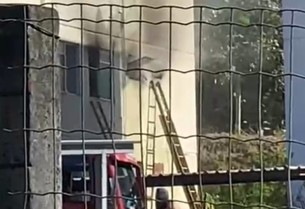 Incêndio em apartamento do Minha Casa Minha Vida durante a manhã em Blumenau deixa vítimas 