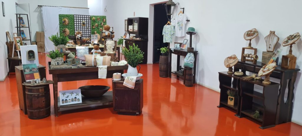 Rio dos Cedros celebra identidade cultural com lançamento de produtos artesanais inspirados na história local