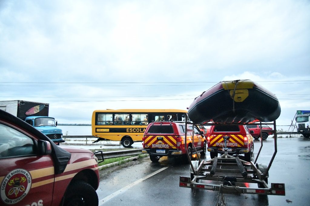 SC passa a ter a maior equipe de bombeiros militares em apoio ao Rio Grande do Sul