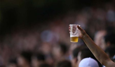 Projeto de lei em SC propõe ampliação do horário de venda de cerveja nos estádios