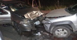 Em Timbó, motorista de 81 anos sofre lesões graves após invadir pista contrária e colidir com outro veículo