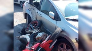 Motociclista fica ferido após colidir contra carro na BR-470, em Blumenau