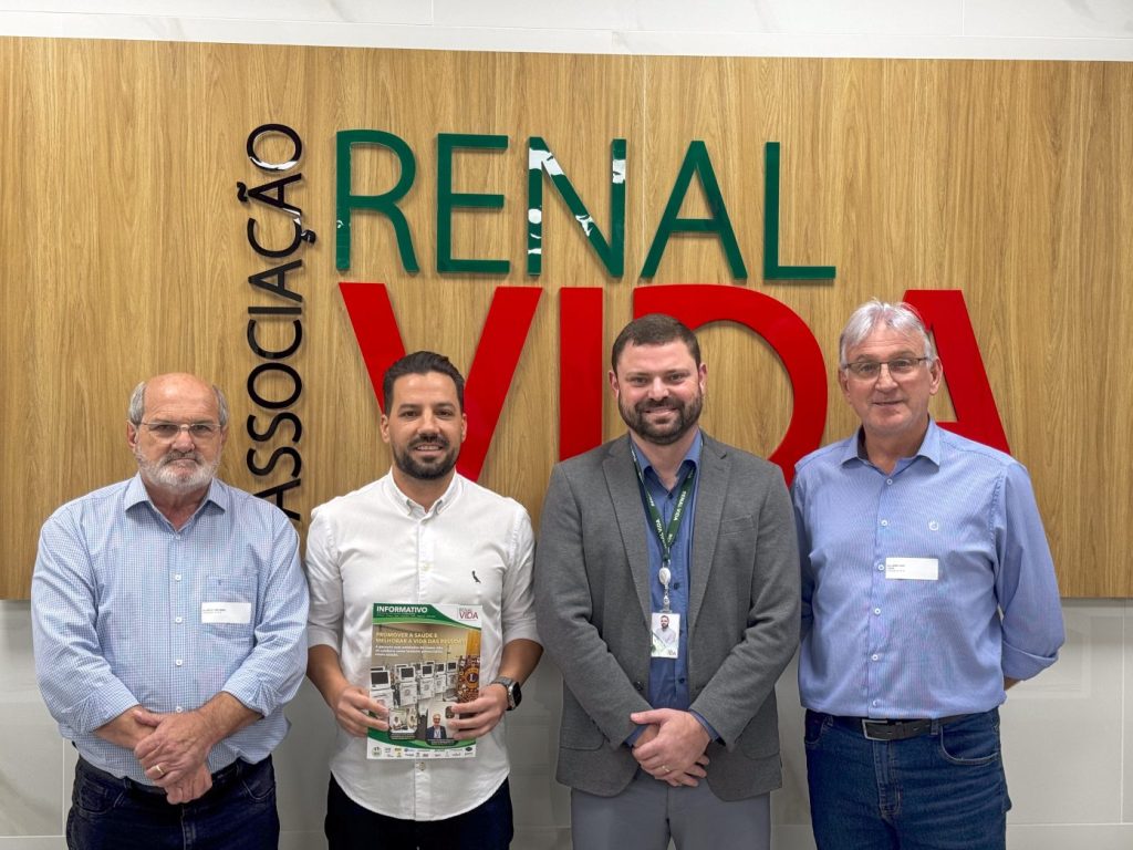 Comitiva de Timbó visita estrutura da Renal Vida em Blumenau