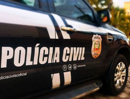 Em Joinville, homem mata esposa e diz que tiro foi acidental; polícia investiga