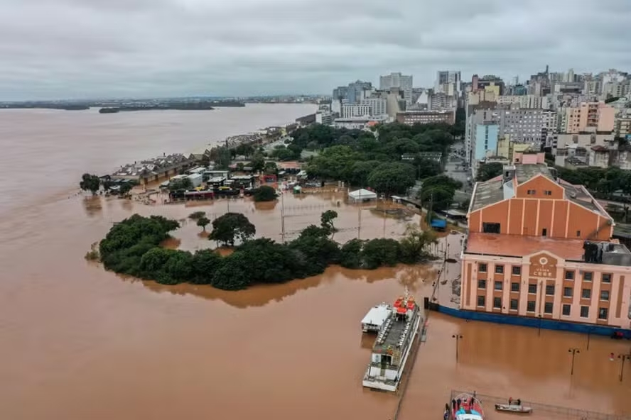 Chuva deixa RS com risco de inundações após nível do Rio Guaíba subir 23 centímetros