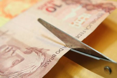 Real supera peso argentino e torna-se a moeda emergente com pior desempenho em 2024