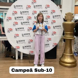 Aos 9 anos, Aline, de Timbó, é campeã de xadrez nas 3 etapas no Norte Shopping Blumenau