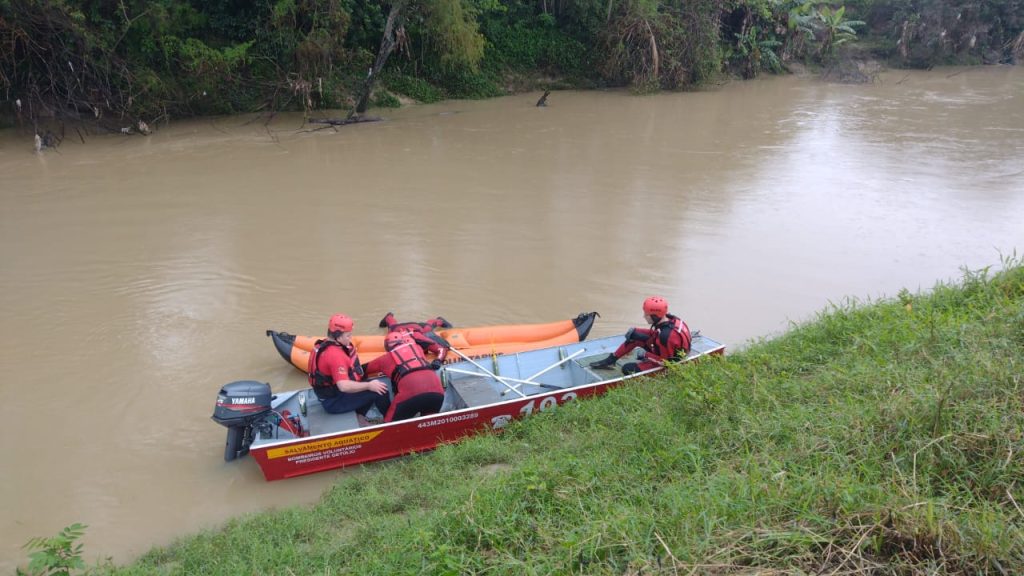 Encontrado corpo de jovem que desapareceu após tentar atravessar rio a nado em PG