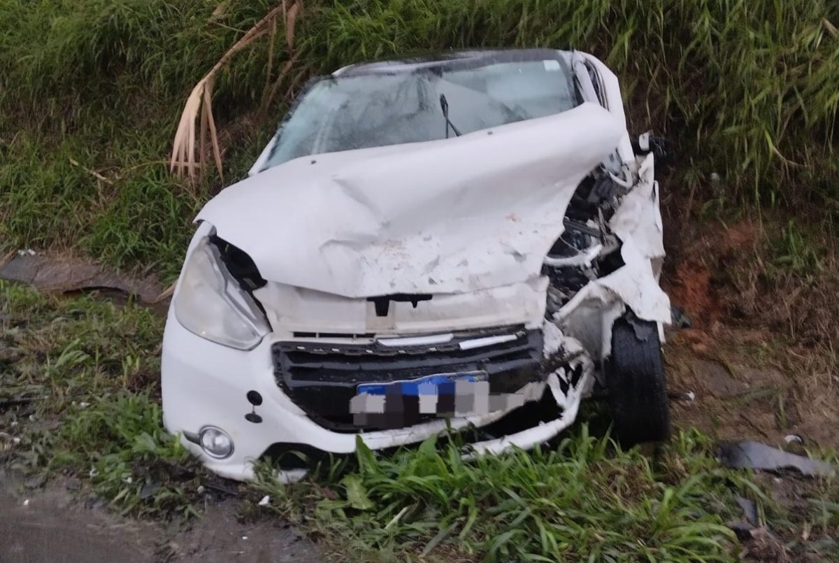 Colisão frontal na BR-470, em Pouso Redondo, deixa 5 feridos 