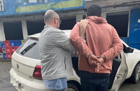 Polícia Civil cumpre mandado de prisão por estupro de vulnerável em Blumenau