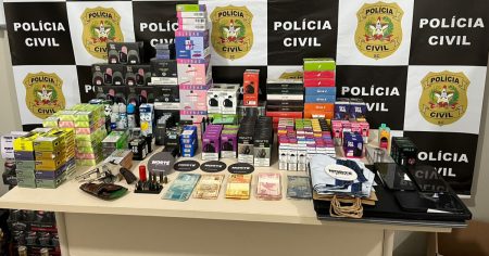Em Blumenau, PC prende 2 homens por comércio ilegal de cigarros eletrônicos e posse de arma de fogo