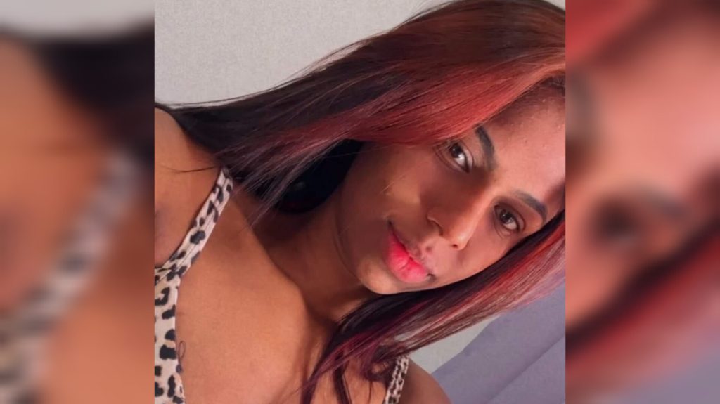 Menina de 10 anos encontra mãe morta no quarto de casa; polícia investiga caso como feminicídio