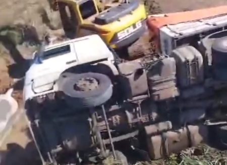 Em Guaramirim, dois trabalhadores morrem após serem atropelados por caminhão 