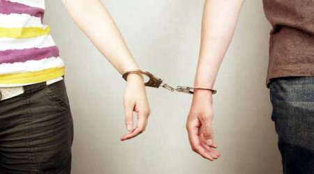 Em Timbó, casal é preso em flagrante por manter relações sexuais na presença de uma criança