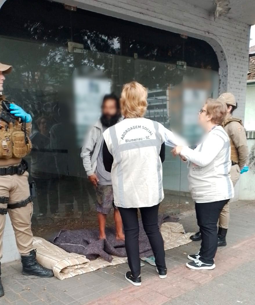 Primeira internação à força em Blumenau é de homem de 46 anos em situação de rua