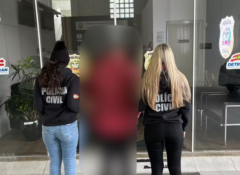 Preso em SC, homem induzia meninas de 11 a 15 anos a mandarem fotos de nudez