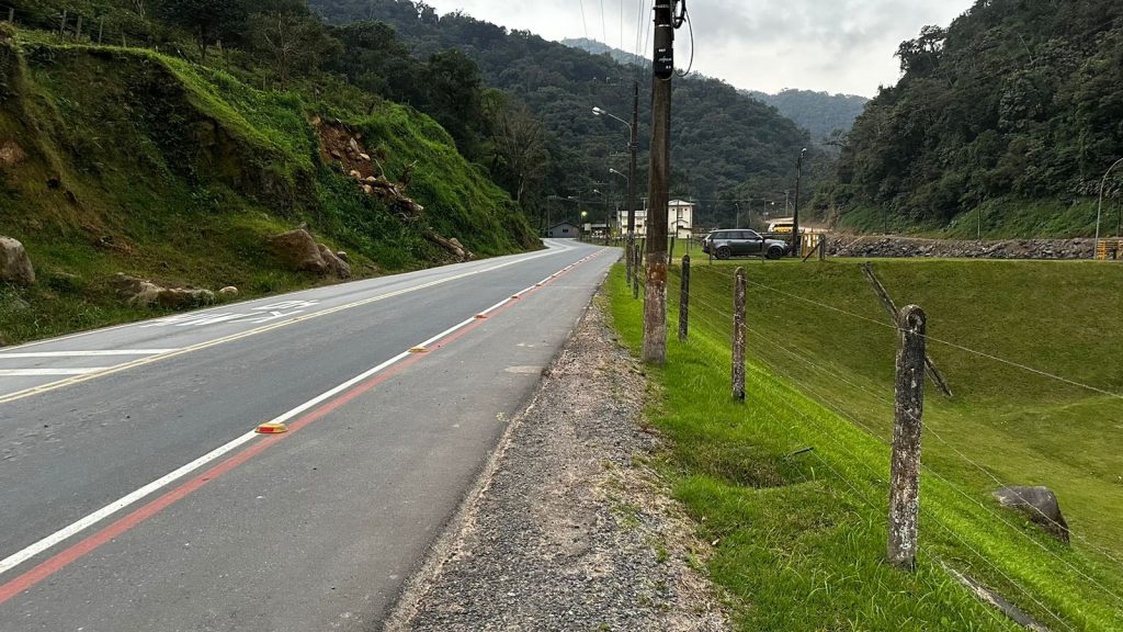 Rota dos Lagos, em Rio dos Cedros, já está toda asfaltada e deve fomentar turismo na região