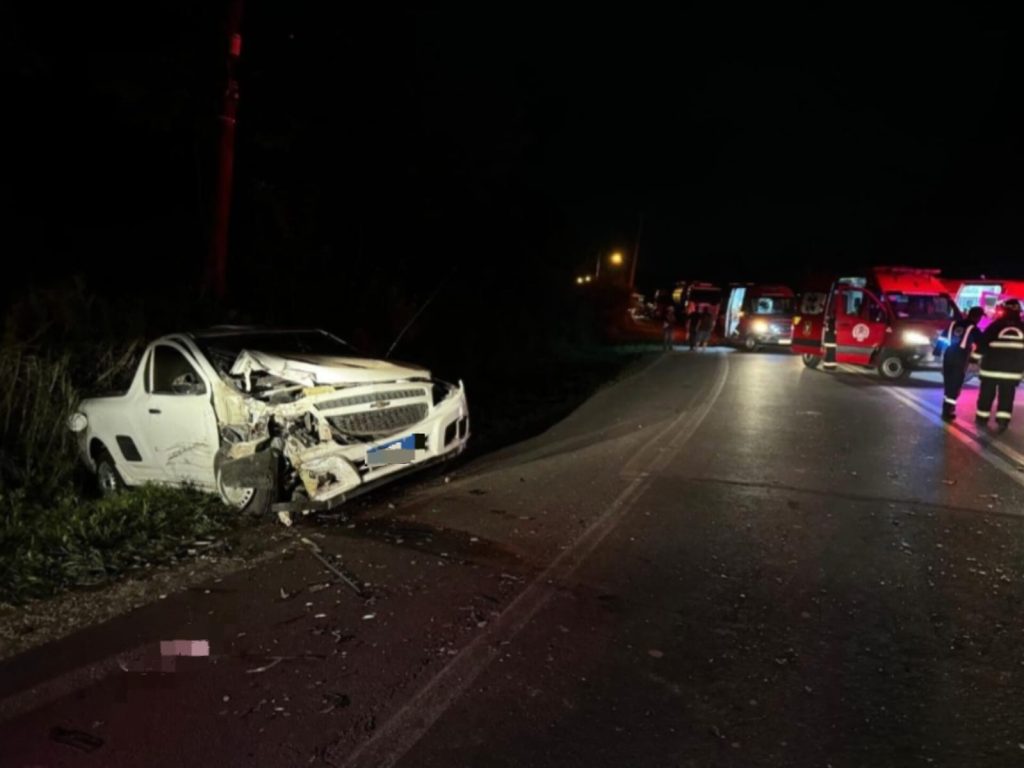 Colisão entre carros na BR-470 em Apiúna deixa 6 feridos