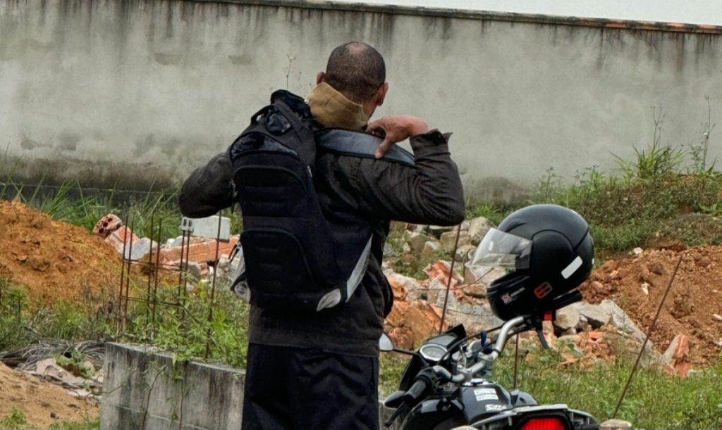 Polícia Civil identifica homem que abandonou gato em via pública de Blumenau