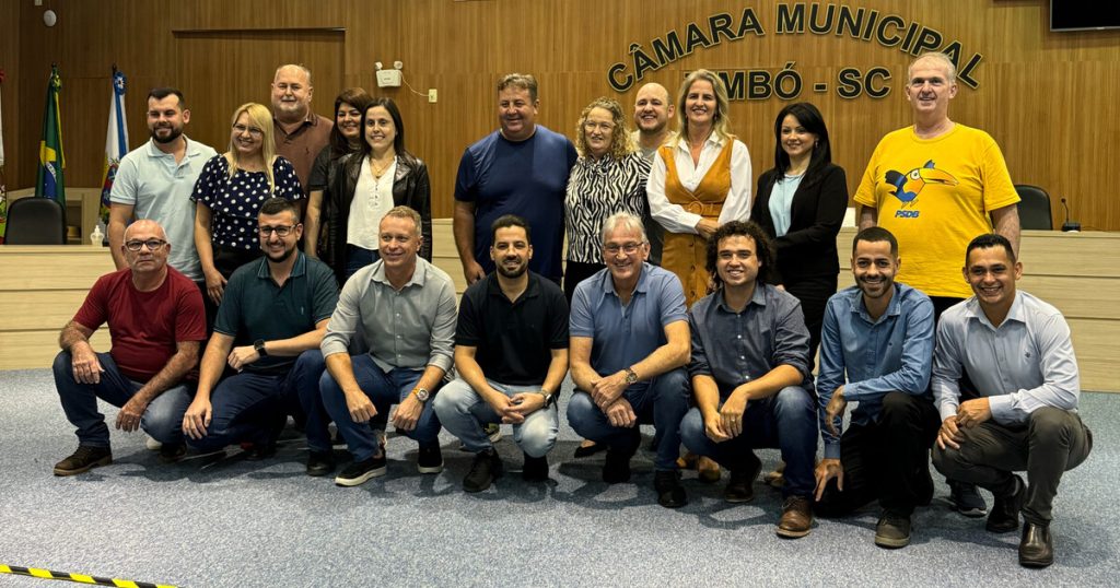 Em convenção na Câmara de Vereadores são oficializados candidatos a prefeito e vice por Timbó