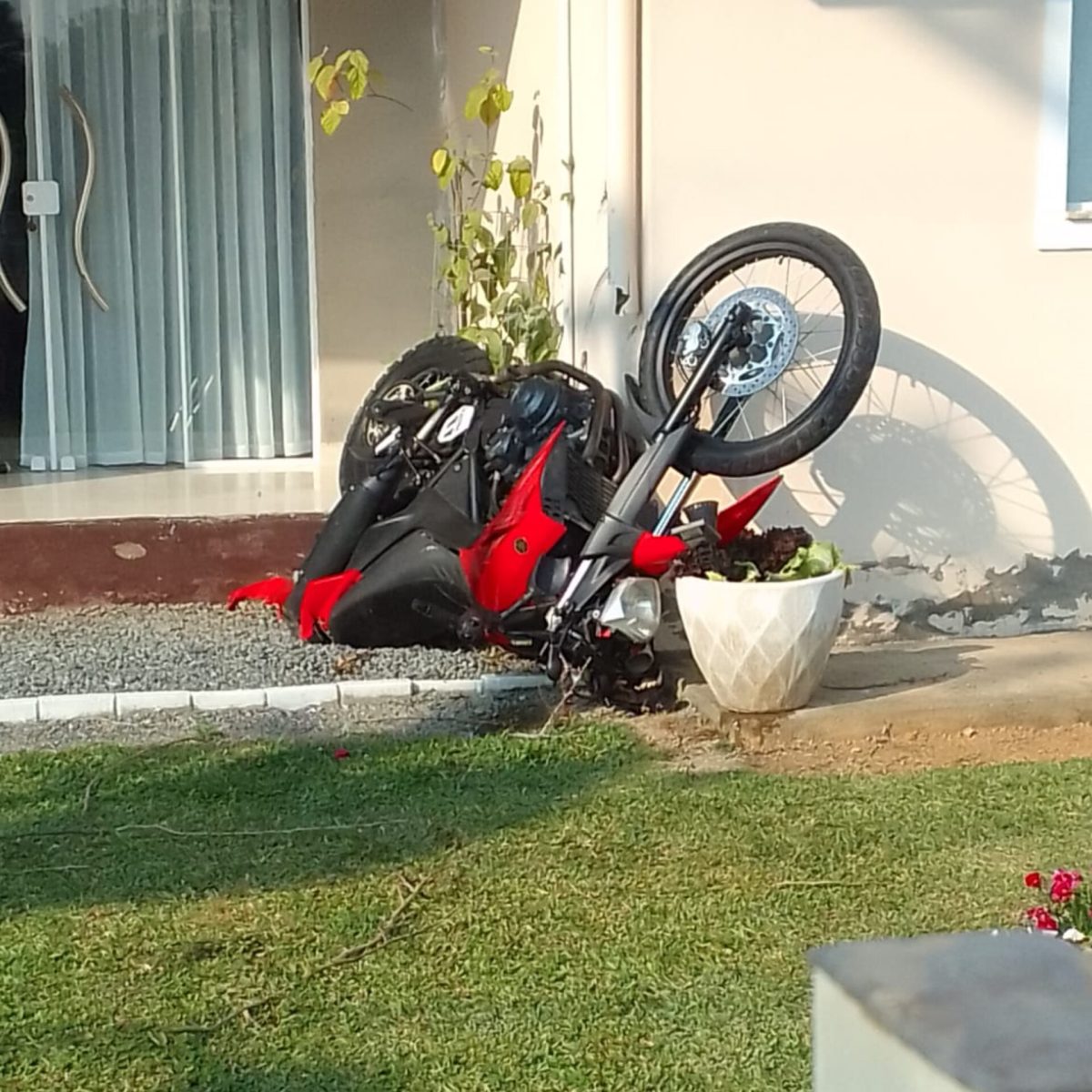 Motociclista que teve o braço arrancado após colisão em Doutor Pedrinho vem a óbito; vítima foi identificada