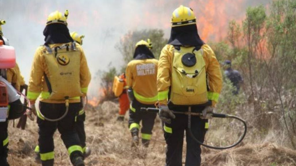 Santa Catarina envia bombeiros militares para combater incêndios no MS