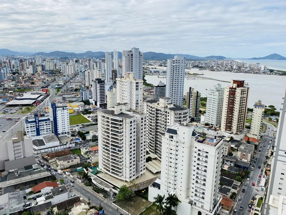 Imóveis residenciais mais caros do país estão em 4 cidades de SC