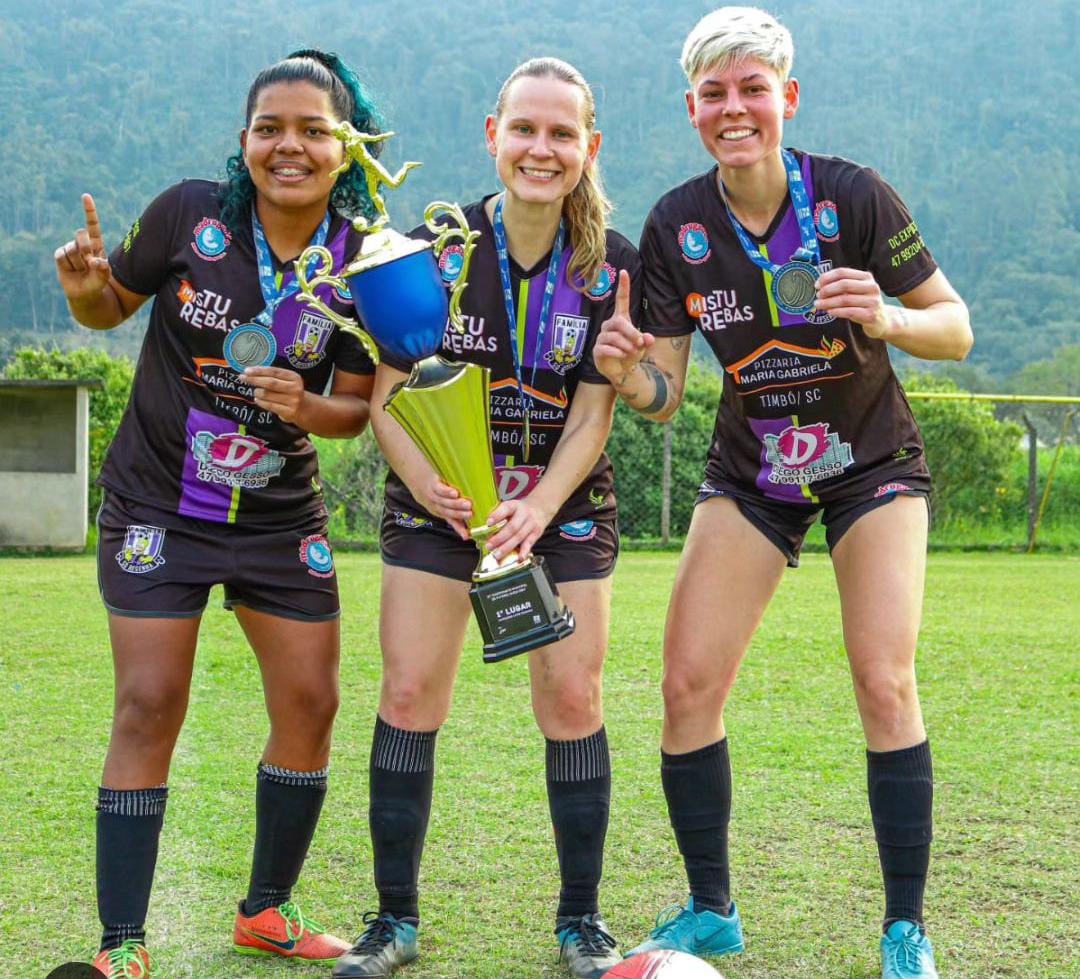 Patrocinado pelo Misturebas, Só Resenha vence o Campeonato de Futebol Suíço de Timbó