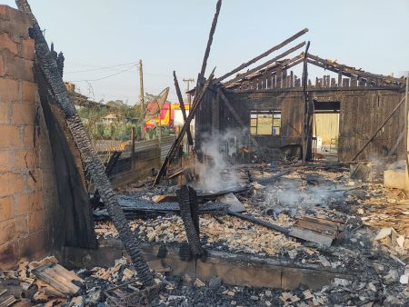 Incêndio destrói residência em Ituporanga; ninguém ficou ferido