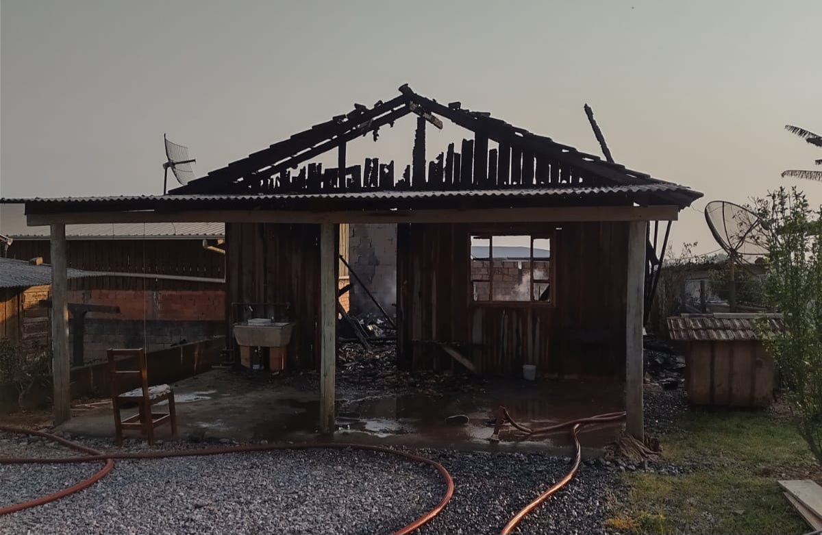 Incêndio destrói residência em Ituporanga; ninguém ficou ferido