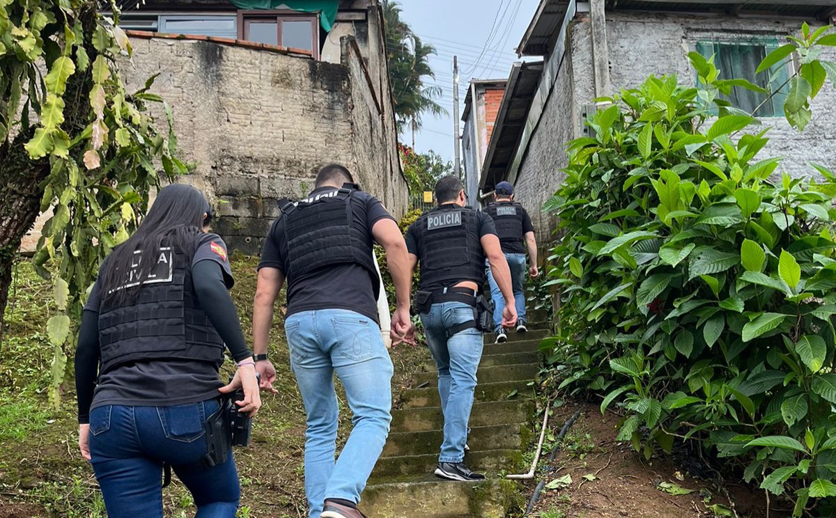 Civil realiza operação e prende suspeitos envolvidos em tentativa de homicídio em Blumenau