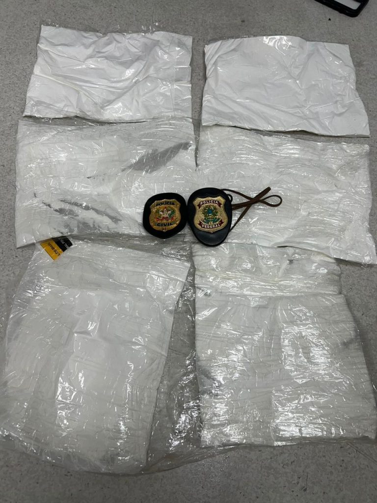 Jovem é preso em flagrante no aeroporto de Navegantes com 3kg cocaína presa ao corpo