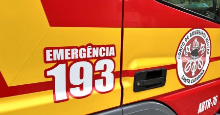 Criança de 2 anos morre afogada em piscina em Timbó