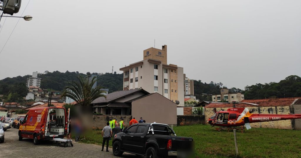 Homem sofre choque elétrico em construção e é socorrido em estado grave em Gaspar