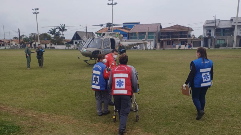 Trabalhador sofre grave acidente com serra elétrica e é resgatado de helicóptero em SC