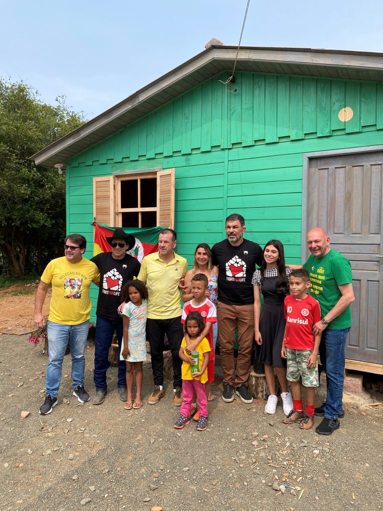 Havan doa 70 casas a famílias atingidas pelas enchentes no Rio Grande do Sul