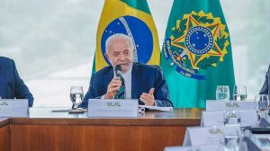 Lula admite despreparo do governo federal para combater incêndios ao redor do Brasil 