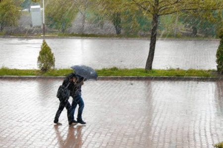 Frente fria traz alerta para chuvas intensas e temporais em Santa Catarina