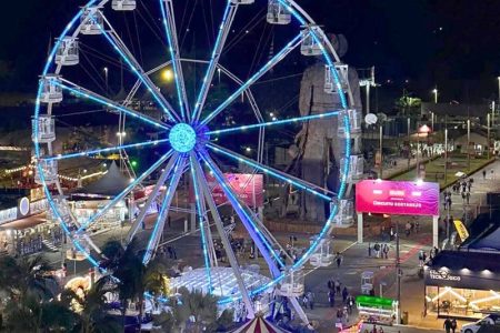 Roda-gigante de 35 metros será atração na Oktoberfest Blumenau 2024