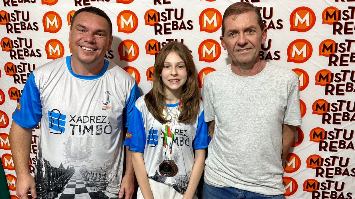 Conheça Jennifer, 11 anos, do Xadrez Timbó, que ganhou 2 medalhas na Olesc