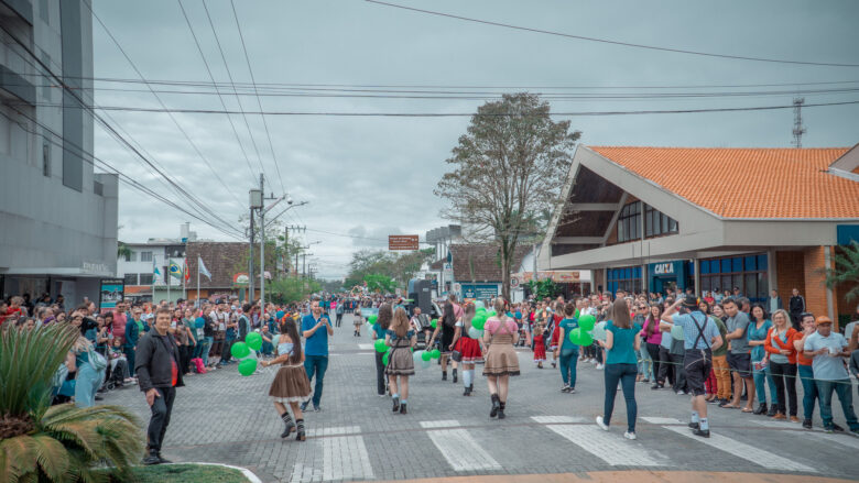 Desfile Alegórico celebra 155 anos de Timbó neste sábado