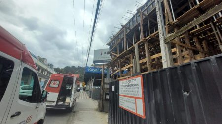 Trabalhador sofre choque elétrico em obra e deixa 1,5 mil imóveis sem luz no Centro de Blumenau