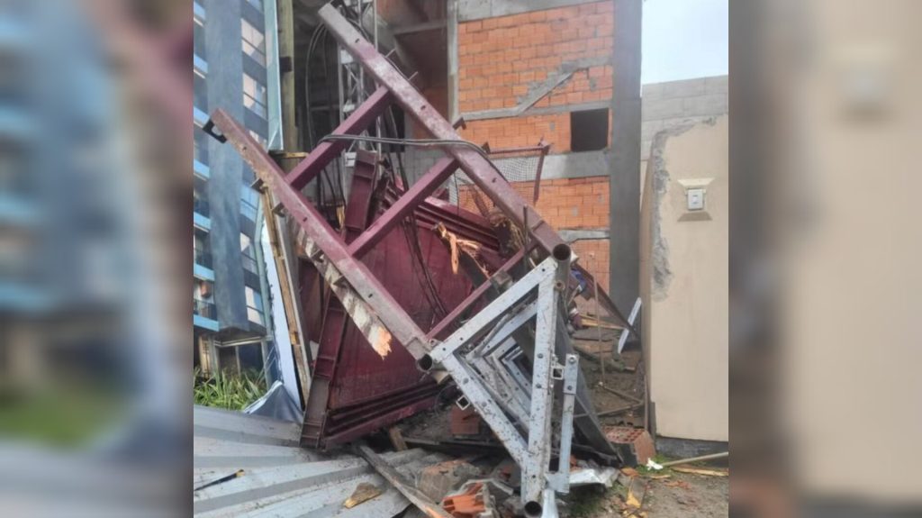 Em Santa Catarina, queda de elevador mata três trabalhadores