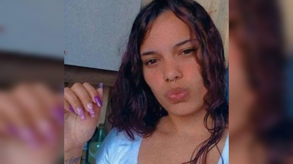 Mulher finge ter dado à luz após assassinar vizinha grávida e remover o bebê da barriga