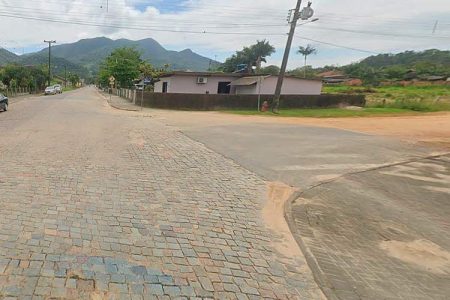 Ciclista morre após colisão com motocicleta em Indaial