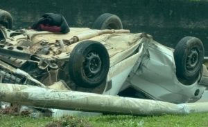 Jovem fica gravemente ferido em capotamento no bairro Fortaleza, em Blumenau